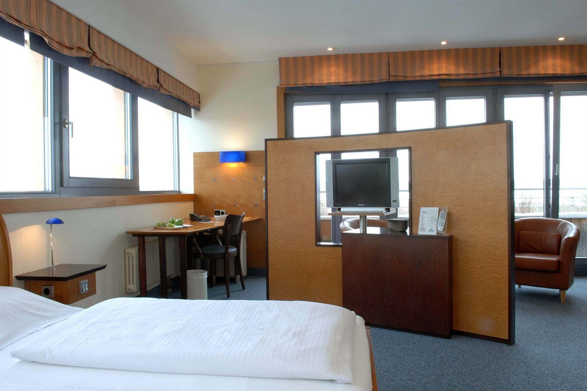 Hotel Leipheim Sued Eksteriør bilde